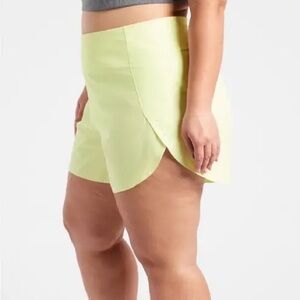 NWT Athleta Run With It 3.5” Short in Tequila Green Women’s Size 3XL Activewear